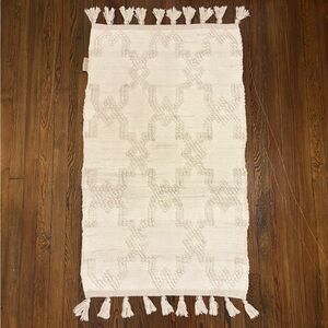 Rachel Zoe White Woven Trellis Pattern Textured Rug with Tassels